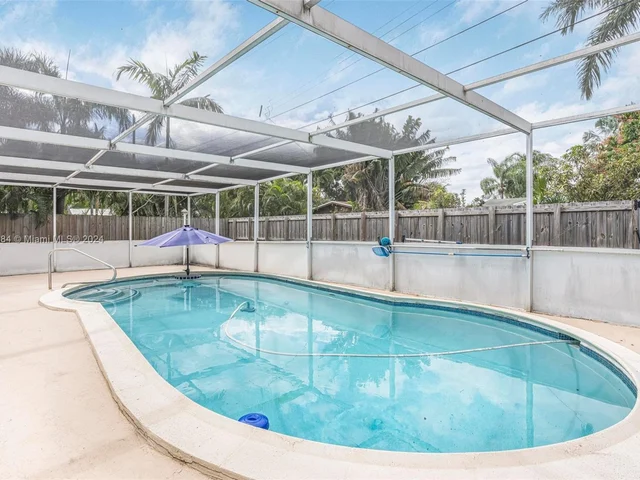 1116 N 31st Ave, Hollywood FL 33021