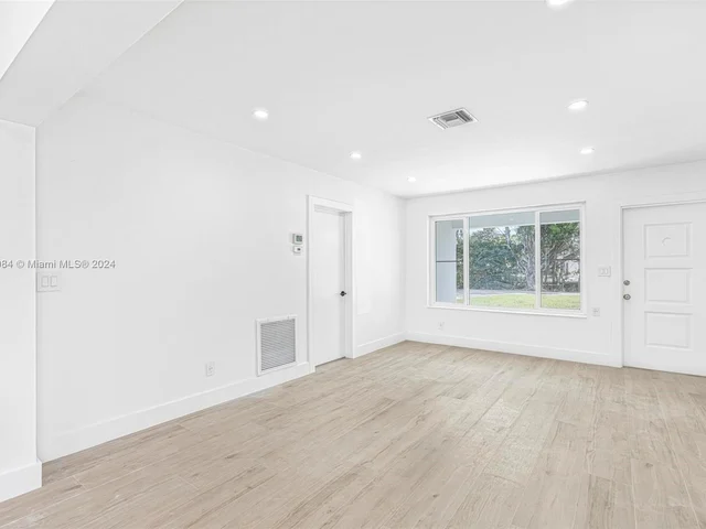 1116 N 31st Ave, Hollywood FL 33021