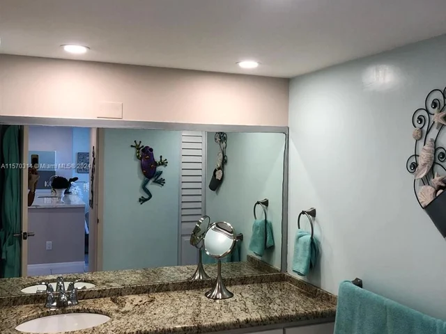 100 Bayview Dr # 1910, Sunny Isles Beach FL 33160