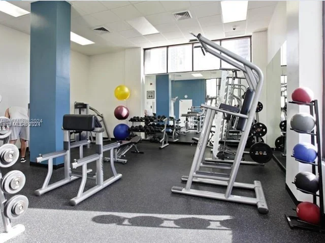 100 Bayview Dr # 1910, Sunny Isles Beach FL 33160