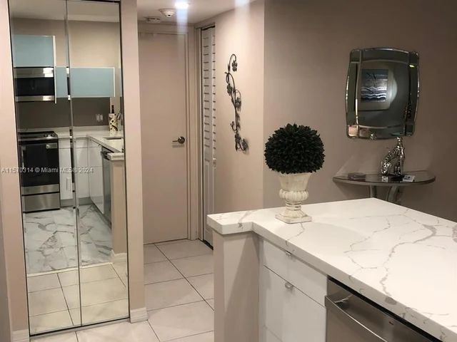 100 Bayview Dr # 1910, Sunny Isles Beach FL 33160