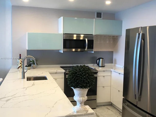 100 Bayview Dr # 1910, Sunny Isles Beach FL 33160