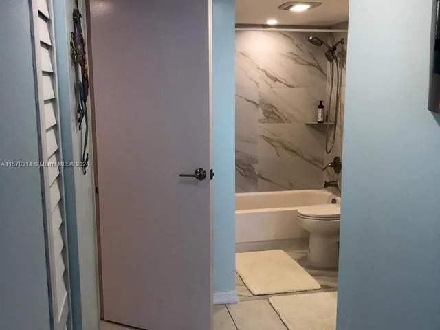 100 Bayview Dr # 1910, Sunny Isles Beach FL 33160