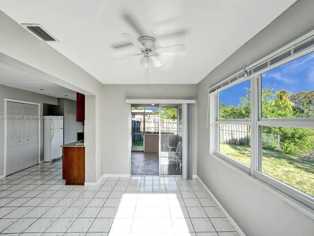 8550 NW 27th Pl, Sunrise FL 33322