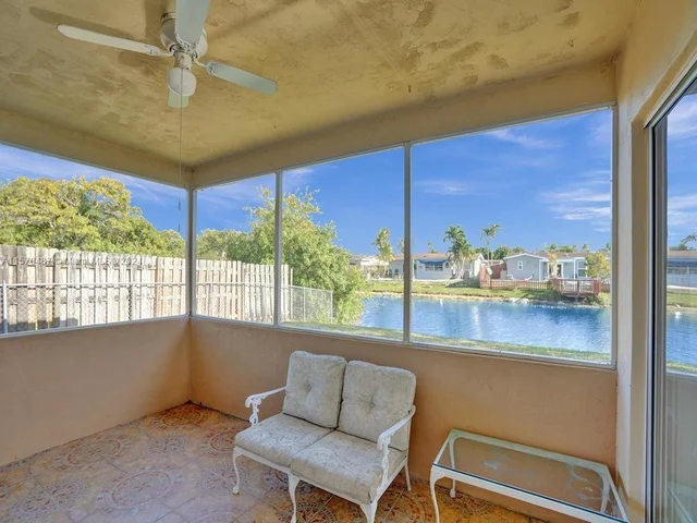 8550 NW 27th Pl, Sunrise FL 33322