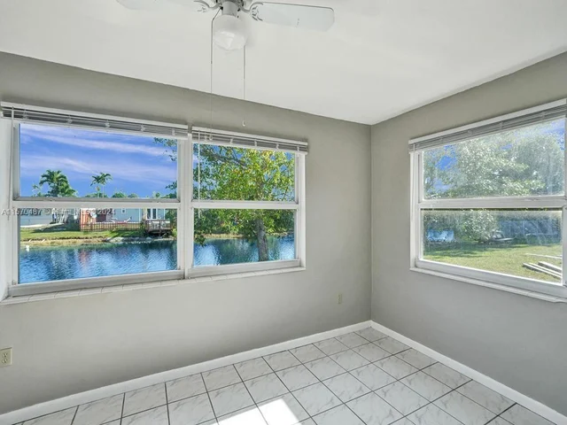 8550 NW 27th Pl, Sunrise FL 33322