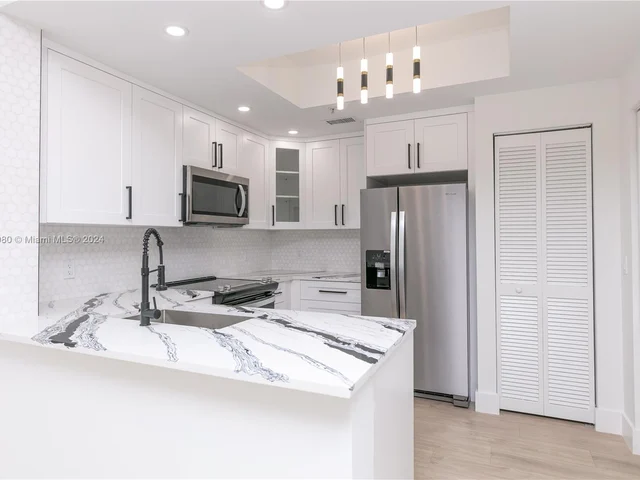 2015 SE 10th Ave # 108, Fort Lauderdale FL 33316