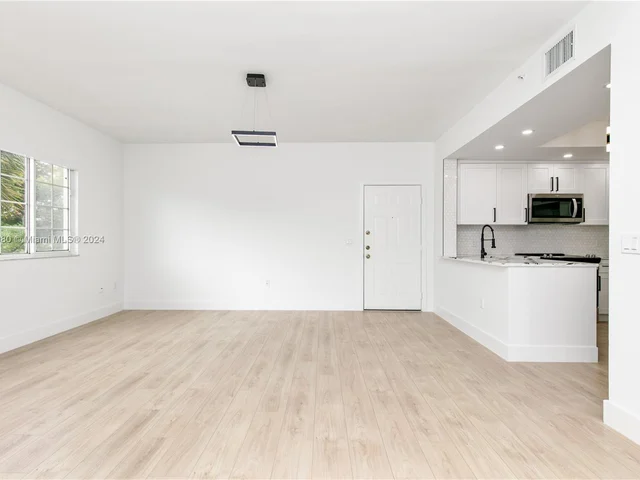 2015 SE 10th Ave # 108, Fort Lauderdale FL 33316