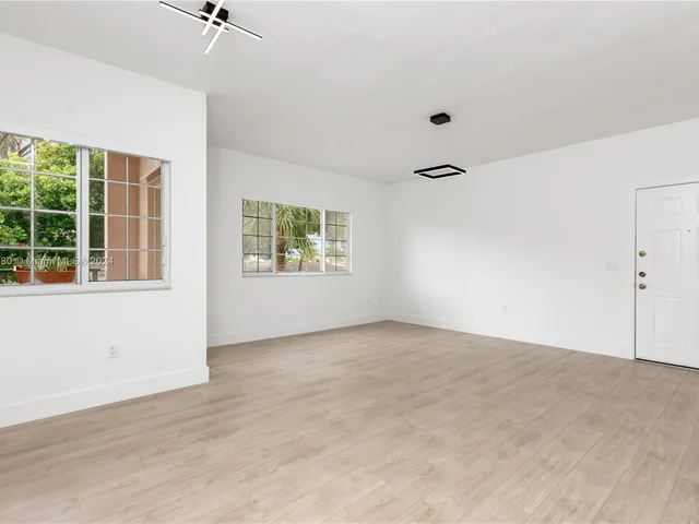 2015 SE 10th Ave # 108, Fort Lauderdale FL 33316