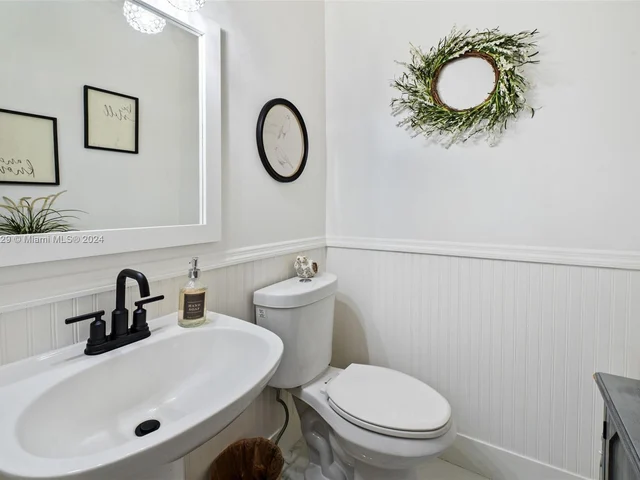 1270 NW 154th Ln, Pembroke Pines FL 33028