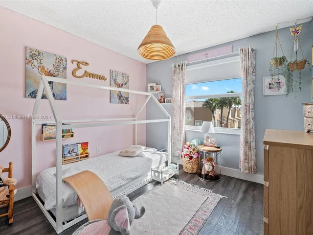 1270 NW 154th Ln, Pembroke Pines FL 33028