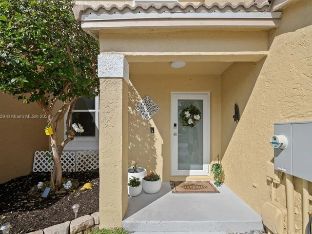 1270 NW 154th Ln, Pembroke Pines FL 33028