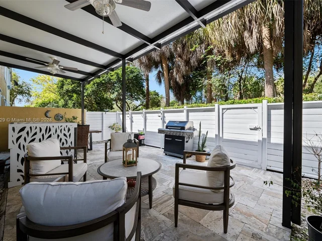 1270 NW 154th Ln, Pembroke Pines FL 33028