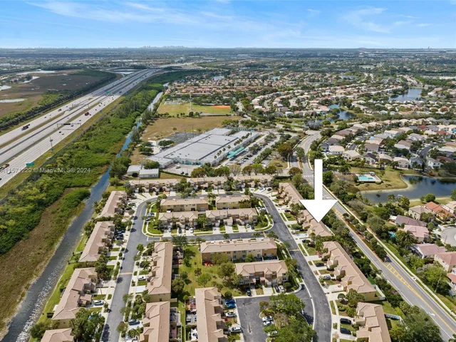 1270 NW 154th Ln, Pembroke Pines FL 33028