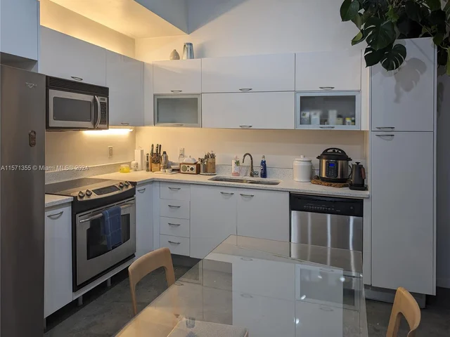 133 NE 2nd Ave # 1608, Miami FL 33132