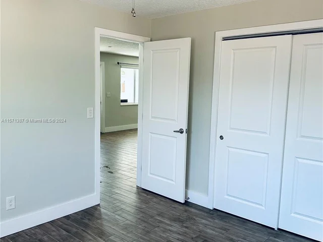 4924 SW 90th Way, Cooper City FL 33328