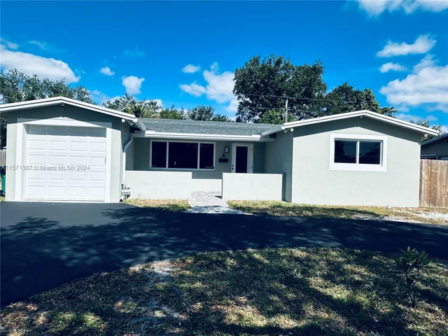 4924 SW 90th Way, Cooper City FL 33328