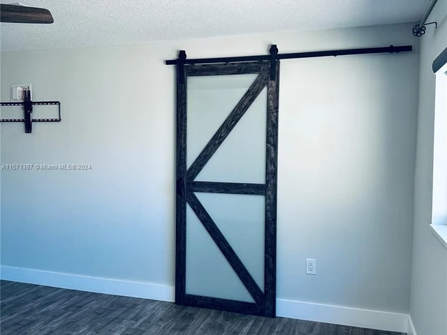 4924 SW 90th Way, Cooper City FL 33328