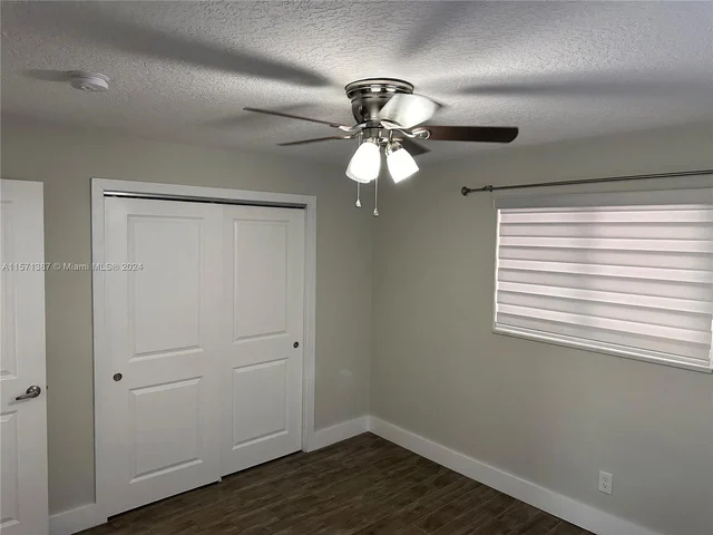 4924 SW 90th Way, Cooper City FL 33328