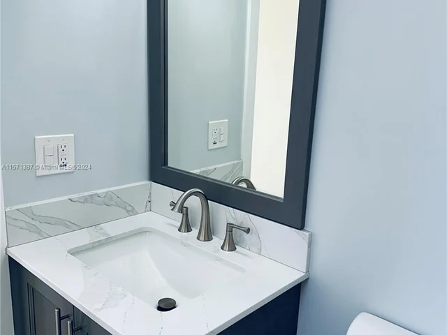 4924 SW 90th Way, Cooper City FL 33328