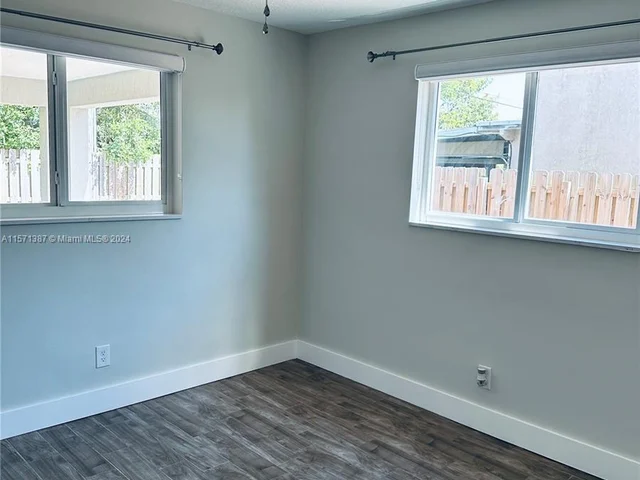 4924 SW 90th Way, Cooper City FL 33328