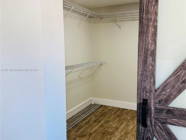 4924 SW 90th Way, Cooper City FL 33328