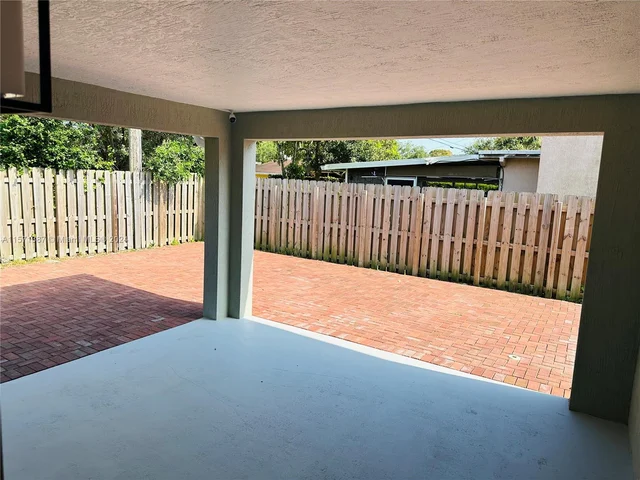 4924 SW 90th Way, Cooper City FL 33328