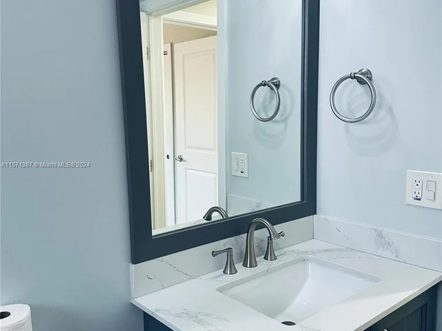 4924 SW 90th Way, Cooper City FL 33328