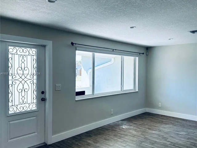 4924 SW 90th Way, Cooper City FL 33328