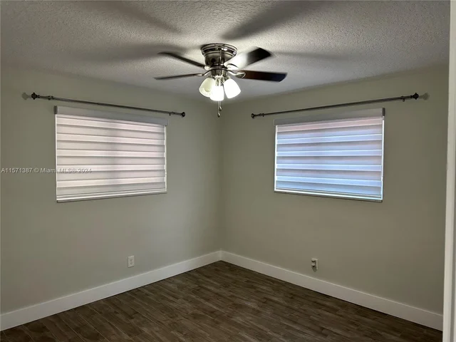 4924 SW 90th Way, Cooper City FL 33328