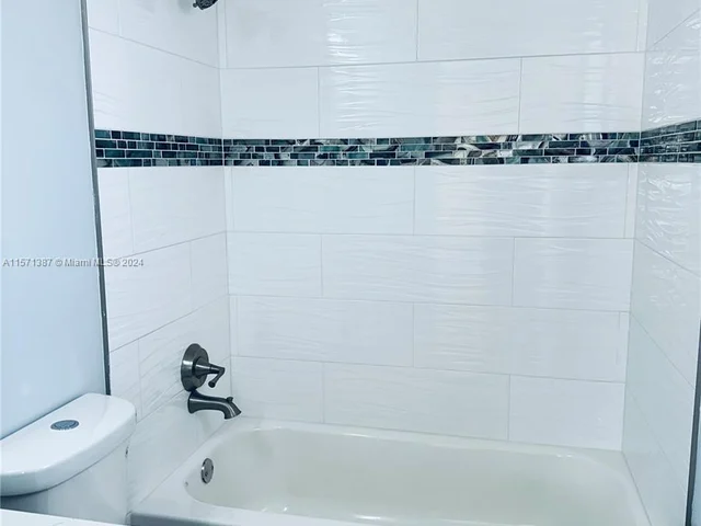 4924 SW 90th Way, Cooper City FL 33328