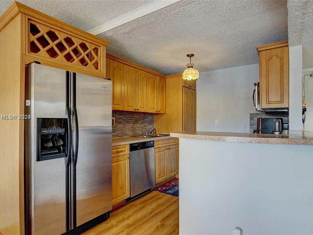 220 Lakeview Dr # 306, Weston FL 33326