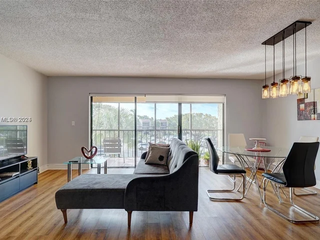 220 Lakeview Dr # 306, Weston FL 33326