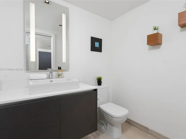 1451 Brickell Ave # 1406, Miami FL 33131