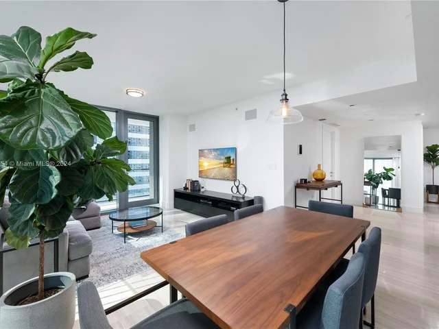 1451 Brickell Ave # 1406, Miami FL 33131