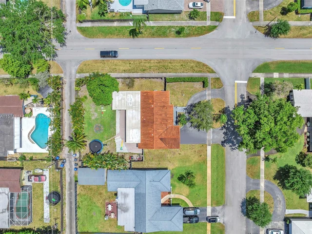 4601 Jackson St, Hollywood FL 33021