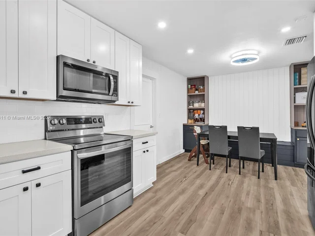 4601 Jackson St, Hollywood FL 33021