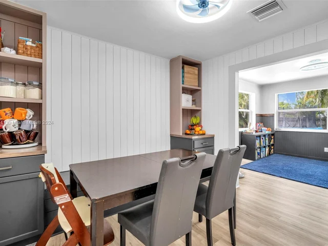 4601 Jackson St, Hollywood FL 33021