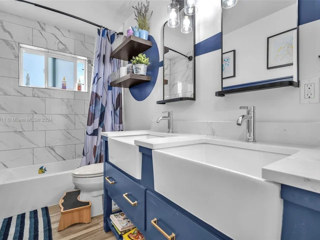 4601 Jackson St, Hollywood FL 33021