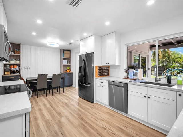 4601 Jackson St, Hollywood FL 33021