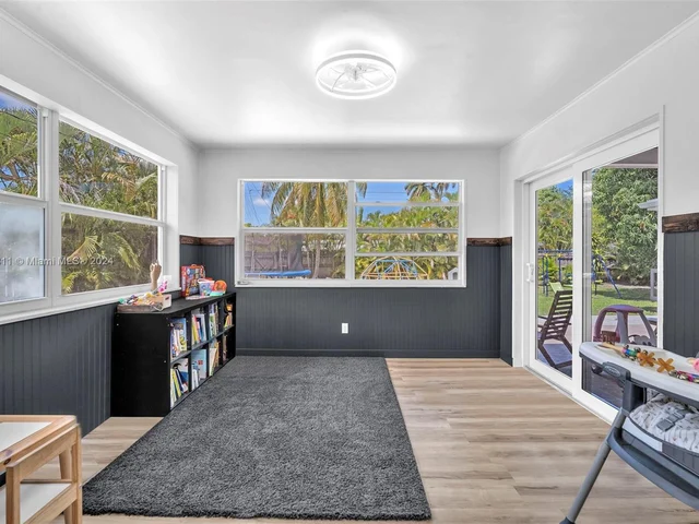 4601 Jackson St, Hollywood FL 33021