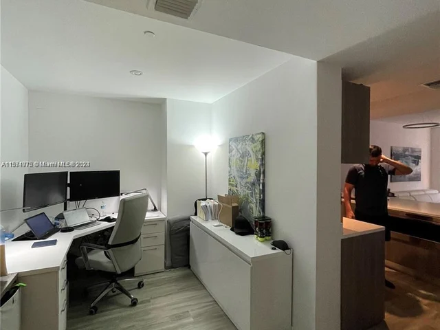 801 S Miami Ave # 4207, Miami FL 33130