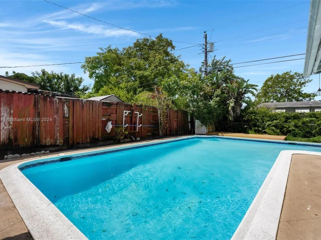 700 SW 67th Ave # A, Pembroke Pines FL 33023