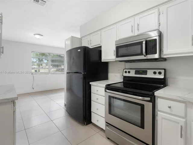 700 SW 67th Ave # A, Pembroke Pines FL 33023