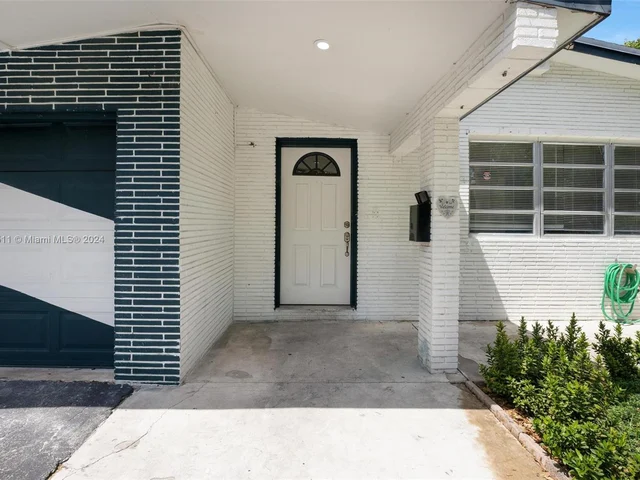 700 SW 67th Ave # A, Pembroke Pines FL 33023