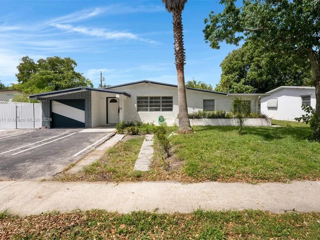 700 SW 67th Ave # A, Pembroke Pines FL 33023