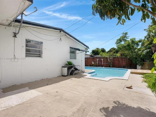 700 SW 67th Ave # A, Pembroke Pines FL 33023