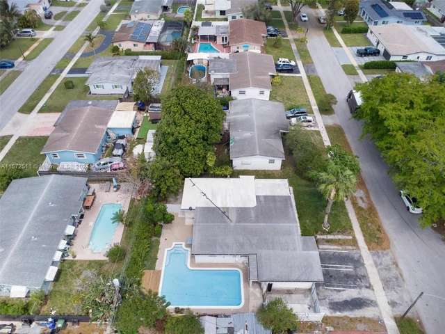 700 SW 67th Ave # A, Pembroke Pines FL 33023