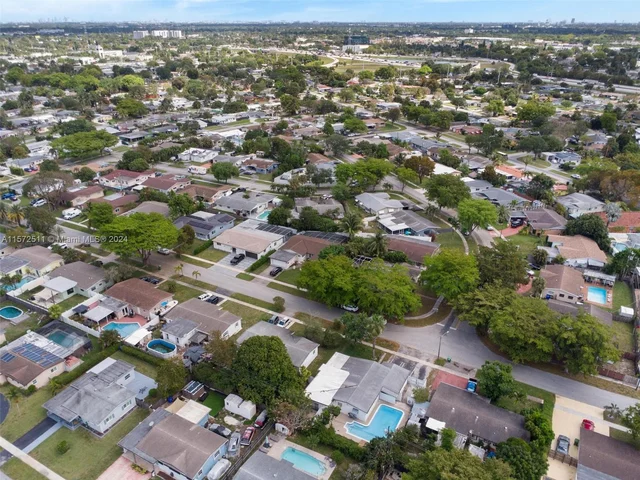 700 SW 67th Ave # A, Pembroke Pines FL 33023