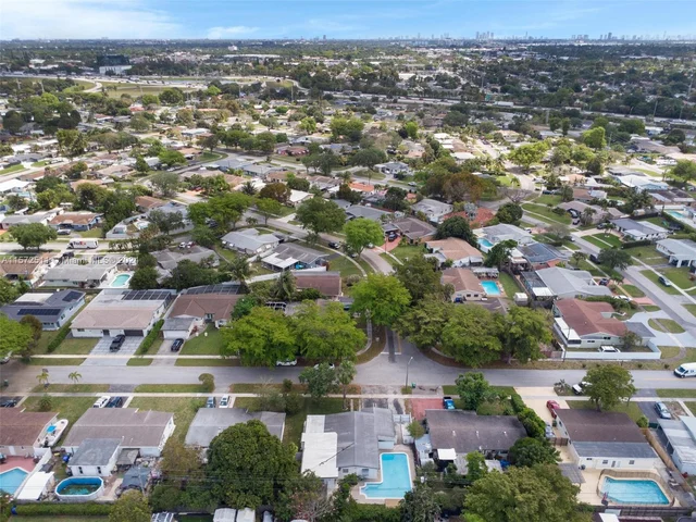 700 SW 67th Ave # A, Pembroke Pines FL 33023